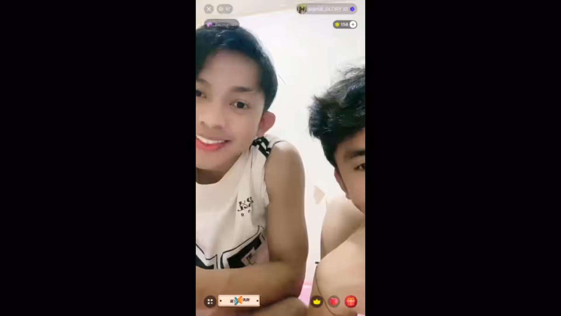 lagi bucin bucinya nih pasangan satu ini,,, apapun dilakukan demi kasih sayank,,,#anjayyy