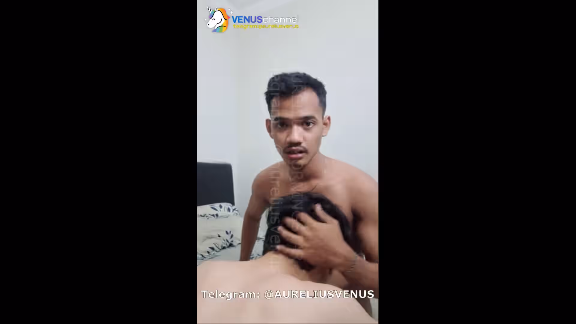 manja banget botinya, untung topnya sabar, klo ga sabar kayanya udah ditamparin pake kontol