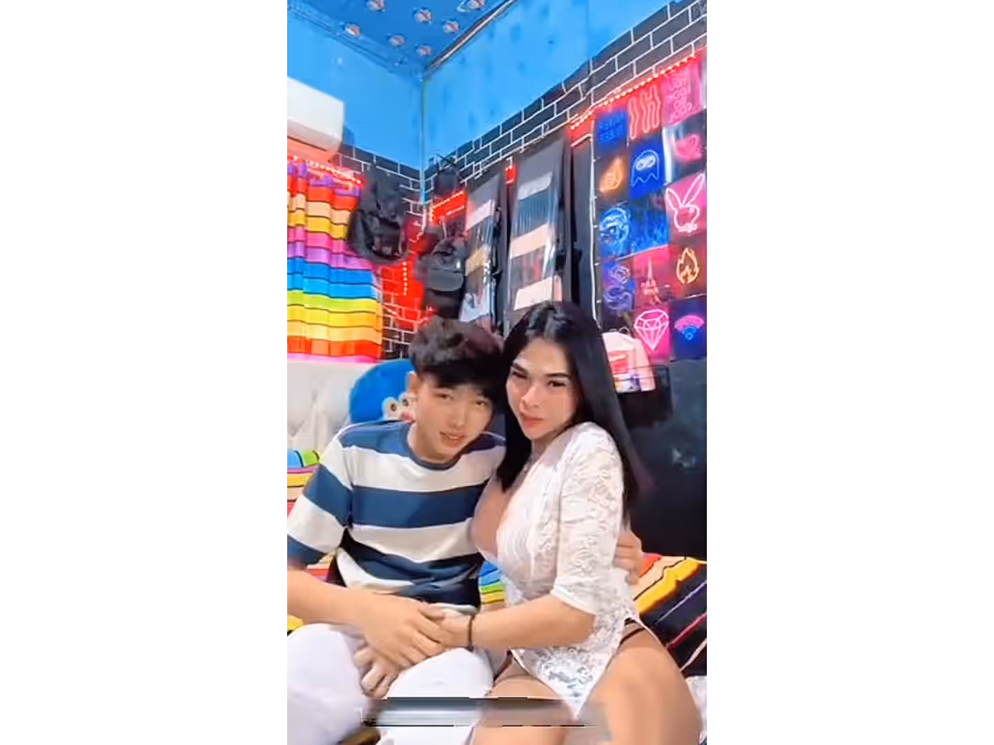 Shemale | Clara dapet Brondong SMA ganteng, langsung sok manjah
